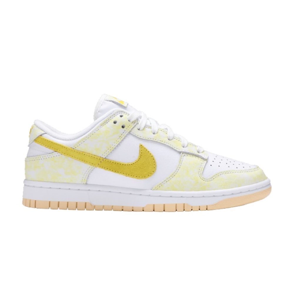 Women’s dunk low og strike yellow